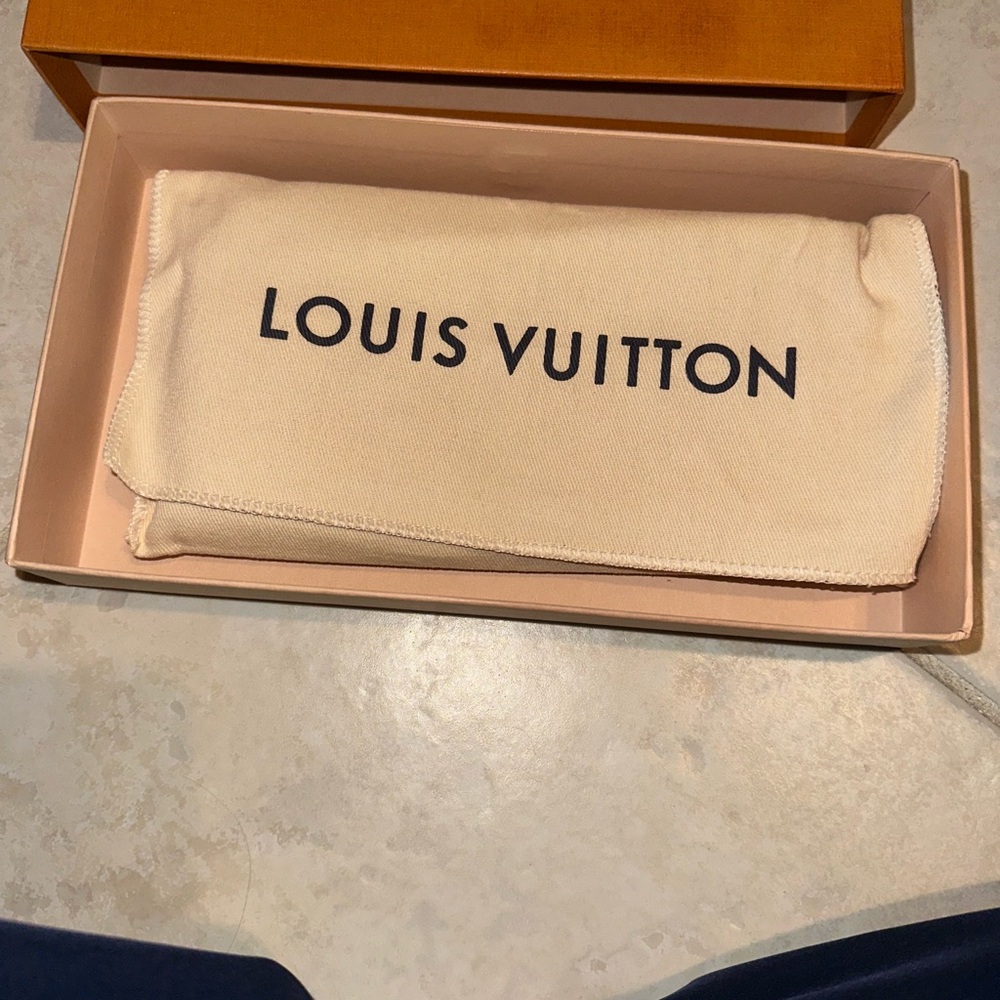 Louis Vuitton Clémence Wallet Pink - Picture 3 of 6